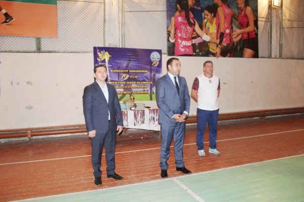 Sumqayıtda könüllü gənclərin voleybol yarışı keçirilib - FOTOLAR