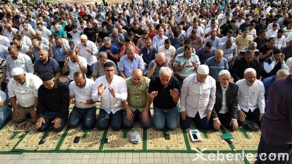 Sumqayıtda bayram namazı qılınıb - FOTOLAR