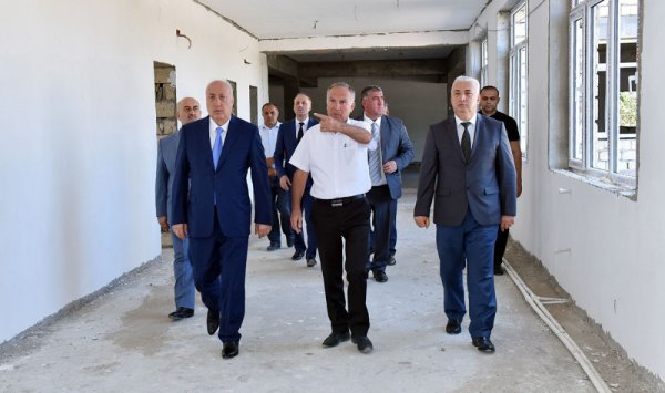 Sumqayıtın icra başçısı İnşaatçılar qəsəbəsinə getdi -FOTOLAR