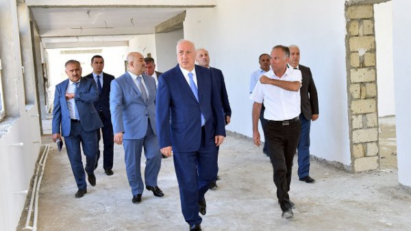 Sumqayıtın icra başçısı İnşaatçılar qəsəbəsinə getdi -FOTOLAR
