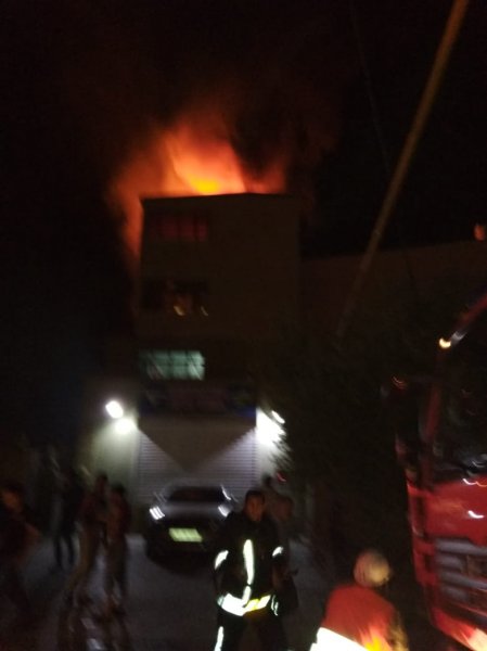 Sumqayıtda şadlıq sarayında yanğın: toy iştirakçıları təcili təxliyyə olundu - FOTO