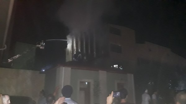 Sumqayıtda şadlıq sarayında yanğın: toy iştirakçıları təcili təxliyyə olundu - FOTO