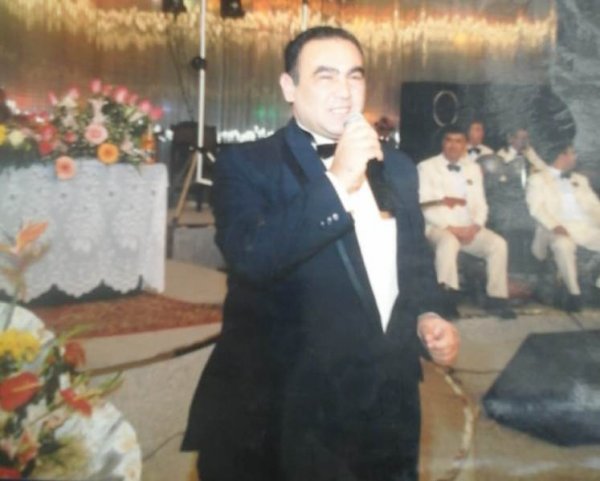 Kəlmeyi-şəhadətini dostları ilə birgə oxuyan Əməkdar artist - Azər Mirzəyevin son günü (FOTOLAR) Kəlmeyi-şəhadətini dostları ilə birgə oxuyan Əməkdar artist - Azər Mirzəyevin son günü (FOTOLAR)
