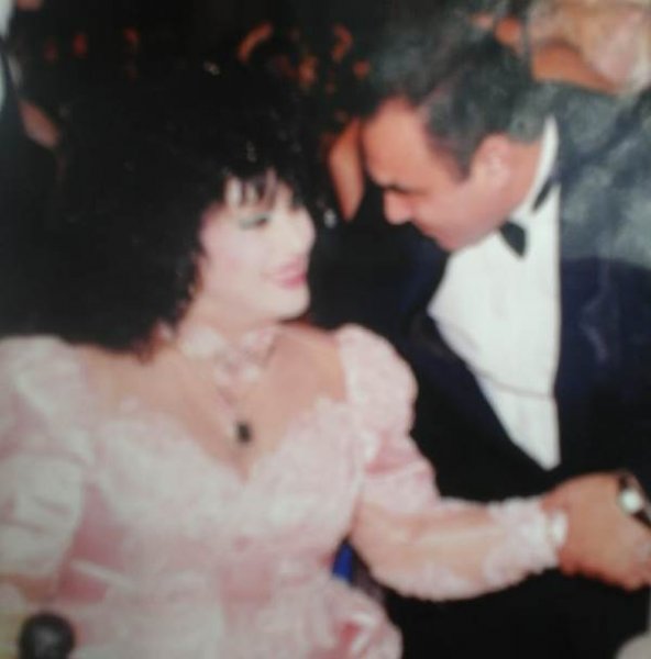 Kəlmeyi-şəhadətini dostları ilə birgə oxuyan Əməkdar artist - Azər Mirzəyevin son günü (FOTOLAR) Kəlmeyi-şəhadətini dostları ilə birgə oxuyan Əməkdar artist - Azər Mirzəyevin son günü (FOTOLAR)