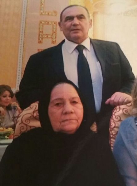 Kəlmeyi-şəhadətini dostları ilə birgə oxuyan Əməkdar artist - Azər Mirzəyevin son günü (FOTOLAR) Kəlmeyi-şəhadətini dostları ilə birgə oxuyan Əməkdar artist - Azər Mirzəyevin son günü (FOTOLAR)