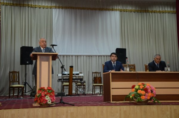 Malik İsaqov tələbə adını qazanmış məzunlarla görüşüb -FOTO