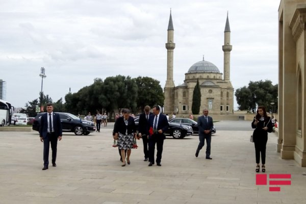 AŞPA prezidenti Şəhidlər Xiyabanını ziyarət edib