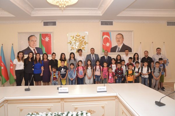 Sumqayıtda təhsilə dəstək məqsədilə “Birincilər” adlı tədbir keçirilib - FOTOLAR