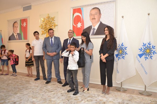 Sumqayıtda təhsilə dəstək məqsədilə “Birincilər” adlı tədbir keçirilib - FOTOLAR