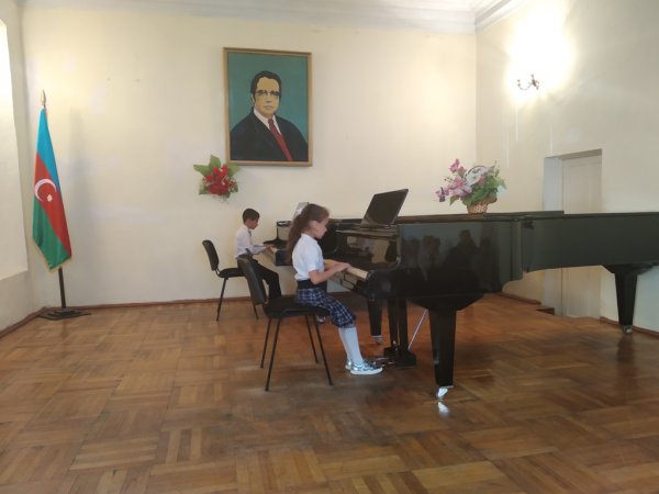 Sumqayıtda Milli musiqi günü qeyd olunub -FOTOLAR Sumqayıtda Milli musiqi günü qeyd olunub -FOTOLAR