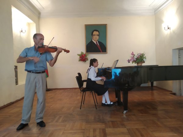 Sumqayıtda Milli musiqi günü qeyd olunub -FOTOLAR Sumqayıtda Milli musiqi günü qeyd olunub -FOTOLAR