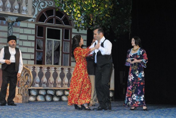 “Solğun çiçəklər” Sumqayıt Dövlət Dram Teatrının səhnəsində - FOTO