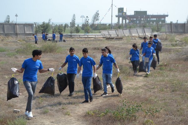 Sumqayıtda “Parkımızı təmiz saxlayaq” ekoloji aksiyası  -FOTO