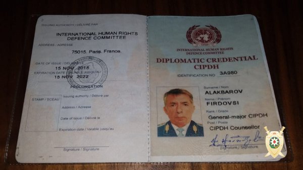 Azərbaycanda dələduzluqla məşğul olan "general" saxlanıldı -FOTO