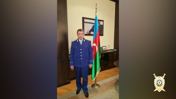 Azərbaycanda dələduzluqla məşğul olan "general" saxlanıldı -FOTO
