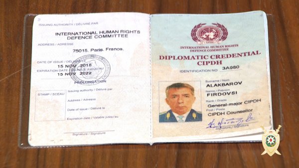 Azərbaycanda dələduzluqla məşğul olan "general" saxlanıldı -FOTO