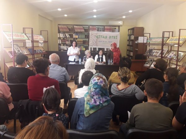 Sumqayıtda  “Üç yazarla bir görüş” - FOTO