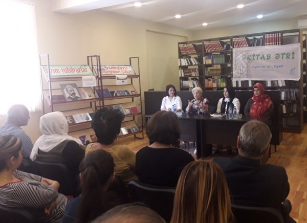 Sumqayıtda  “Üç yazarla bir görüş” - FOTO