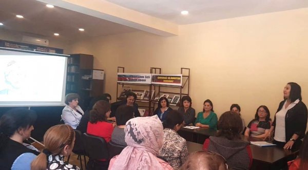 Sumqayıtda İmadəddin Nəsiminin 650 illik yubileyinə həsr olunmuş dəyirmi masa keçirilib - FOTO
