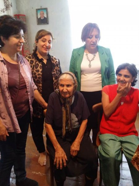 Sumqayıtda bir qrup müəllim ahılları ziyarət etdi - FOTO