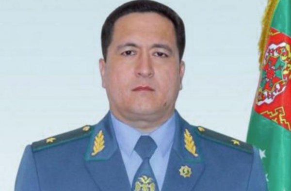 Prezident naziri işdən çıxardı, iclasdan qovdu - FOTO