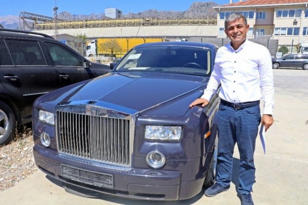 Telman İsmayılovun "Rolls-Royce"u hərracda 3 dəfə ucuzlaşdırıldı - FOTO