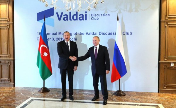 İlham Əliyev və Putin Soçidə görüşdü - FOTOLAR (Yenilənib)
