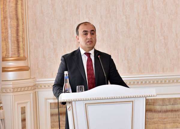 Zakir Fərəcov sahibkarlarla görüşdü- FOTOLAR