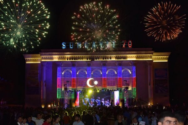 Sumqayıtda möhtəşəm konsert – VİDEO(FOTOLAR)