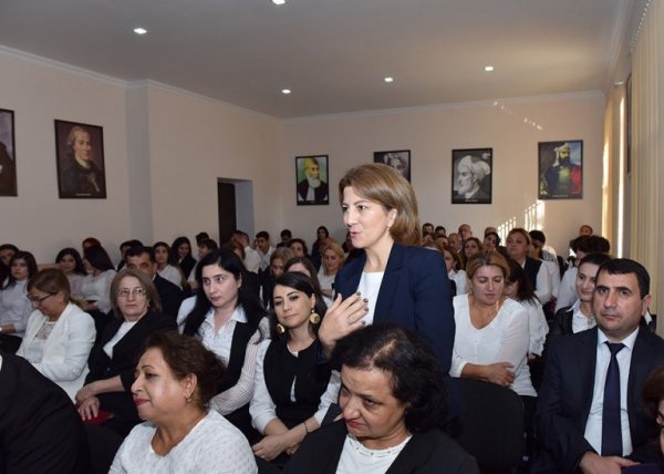 Zakir Fərəcov 60 yaşını qeyd edən kollecdə oldu, müəllimləri təltif etdi – FOTOLAR