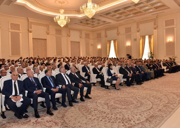 Sumqayıtın icra başçısı ağsaqallarla görüşdü -FOTOLAR