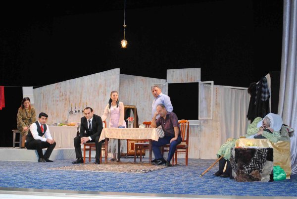 Sumqayıt teatrından əsgər anasına sürpriz - FOTO