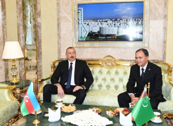 İlham Əliyev Türkmənistana işgüzar səfərə gedib - FOTOLAR
