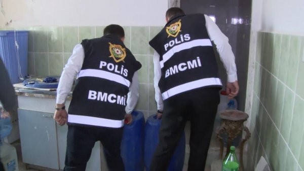 “Beluqa Tahir” saxlanıldı - Saxta spirtli içkilər hazırlayırmış... (FOTO)