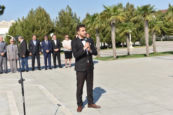 Sumqayıtda “Biz müstəqilik!” flaşmobu - FOTOLAR