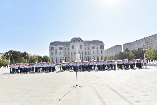 Sumqayıtda “Biz müstəqilik!” flaşmobu - FOTOLAR
