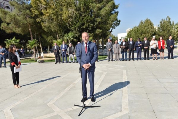 Sumqayıtda “Biz müstəqilik!” flaşmobu - FOTOLAR