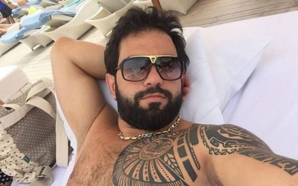 "26-lar" kafesinin sahibinin oğlu, “Gelandevagen”li Qasımov niyə bıçaqlanıb? - FOTO