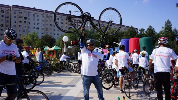 Sumqayıtda onlarla velosipedçi “Siqaretə Yox” deyərək veloyürüş keçirib - FOTOLAR