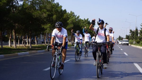 Sumqayıtda onlarla velosipedçi “Siqaretə Yox” deyərək veloyürüş keçirib - FOTOLAR