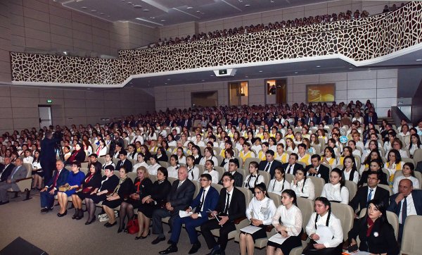 “Sumqayıtın tarixi və bu günü: məktəblilərin gözü ilə” müsabiqəsinin qalibləri mükafatlandırıldı - FOTOLAR “Sumqayıtın tarixi və bu günü: məktəblilərin gözü ilə” müsabiqəsinin qalibləri mükafatlandırıldı - FOTOLAR