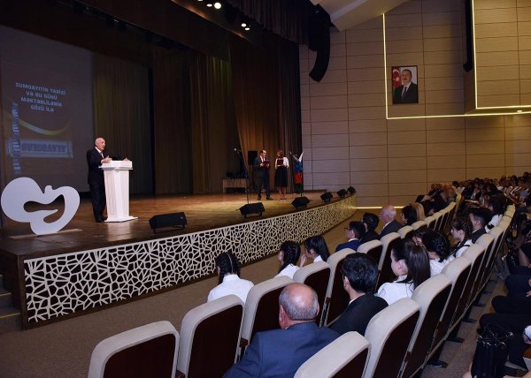 “Sumqayıtın tarixi və bu günü: məktəblilərin gözü ilə” müsabiqəsinin qalibləri mükafatlandırıldı - FOTOLAR “Sumqayıtın tarixi və bu günü: məktəblilərin gözü ilə” müsabiqəsinin qalibləri mükafatlandırıldı - FOTOLAR