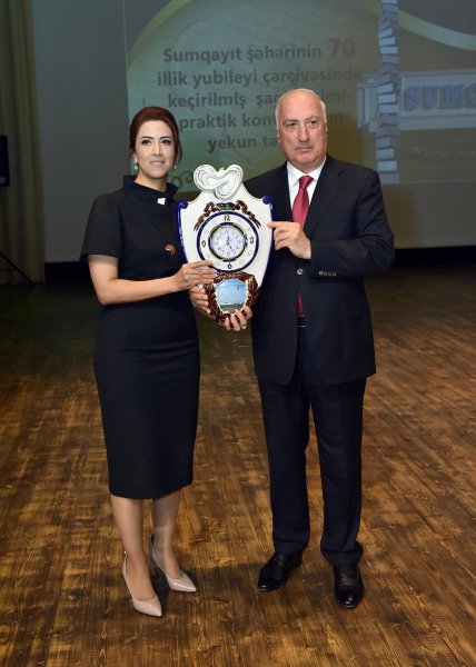 “Sumqayıtın tarixi və bu günü: məktəblilərin gözü ilə” müsabiqəsinin qalibləri mükafatlandırıldı - FOTOLAR “Sumqayıtın tarixi və bu günü: məktəblilərin gözü ilə” müsabiqəsinin qalibləri mükafatlandırıldı - FOTOLAR