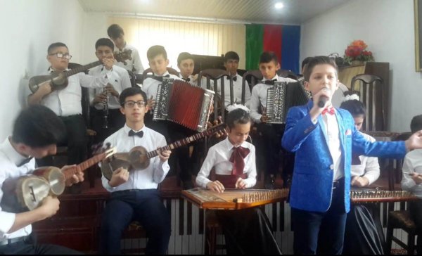 Xırdalan şəhər 11 illik musiqi məktəbinin kollektivi Lənkəranda konsert proqramı ilə çıxış ediblər - FOTOLAR Xırdalan şəhər 11 illik musiqi məktəbinin kollektivi Lənkəranda konsert proqramı ilə çıxış ediblər - FOTOLAR