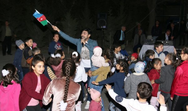 Sumqayıt şəhərinin 70 illiyi münasibətilə şəhərin müxtəlif ərazilərində konsertlər keçirlib  - FOTOLAR