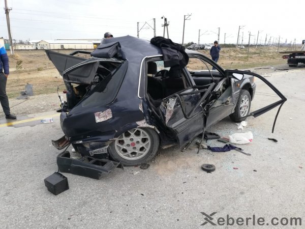 Sumqayıtda dəhşətli qəza: 2 ölü, 4 yaralı - HADİSƏ YERİNDƏN FOTOLAR Sumqayıtda dəhşətli qəza: 2 ölü, 4 yaralı - HADİSƏ YERİNDƏN FOTOLAR