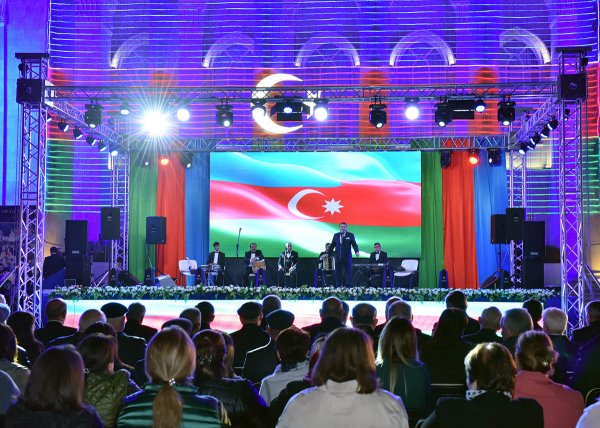 Sumqayıtda möhtəşəm açıq hava konserti təşkil edilib – FOTOLAR