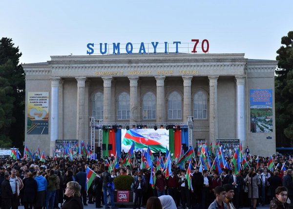 Sumqayıtda möhtəşəm açıq hava konserti təşkil edilib – FOTOLAR