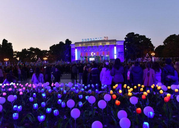 Sumqayıtda möhtəşəm açıq hava konserti təşkil edilib – FOTOLAR