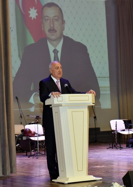 Sumqayıtın 70 illiyi ilə bağlı tədbirlər davam edir – FOTOLAR